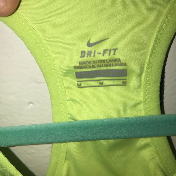 Nike tank top with built in sports bra - Picture 2 of 4